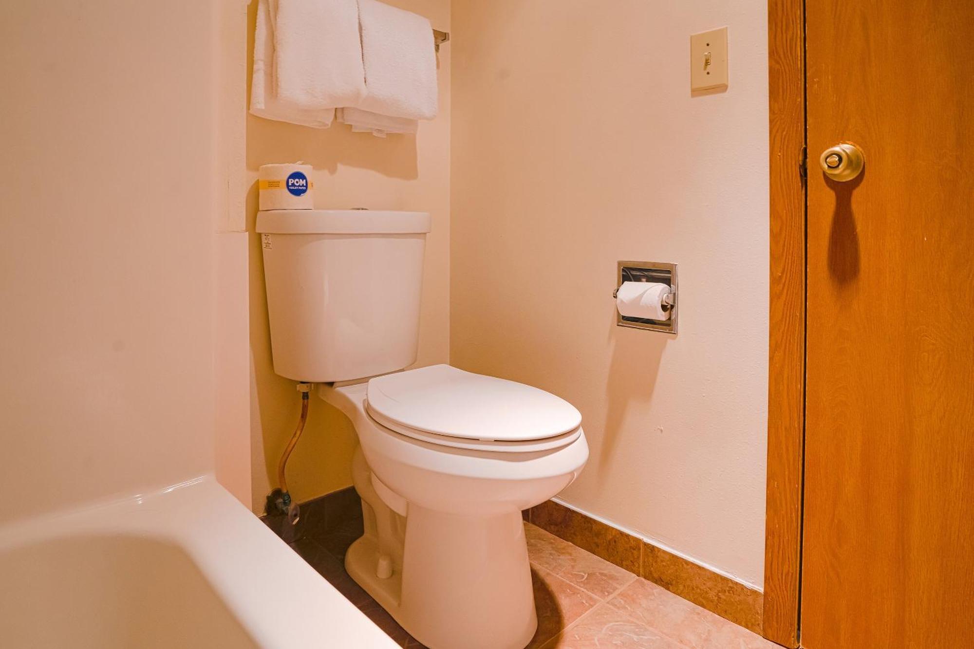 Oyo Hotel Redwood Falls Near Jackpot Casino Bagian luar foto