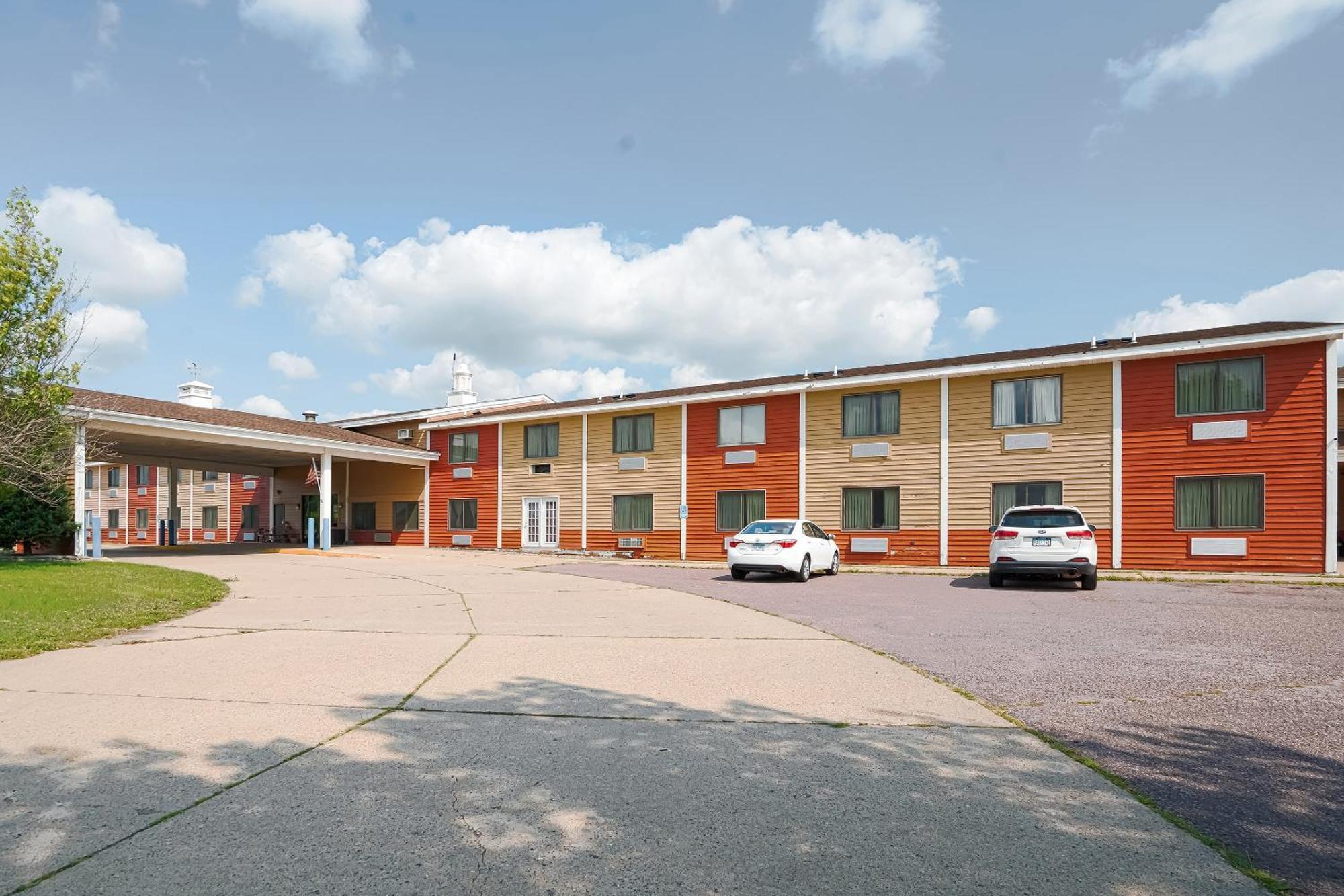 Oyo Hotel Redwood Falls Near Jackpot Casino Bagian luar foto