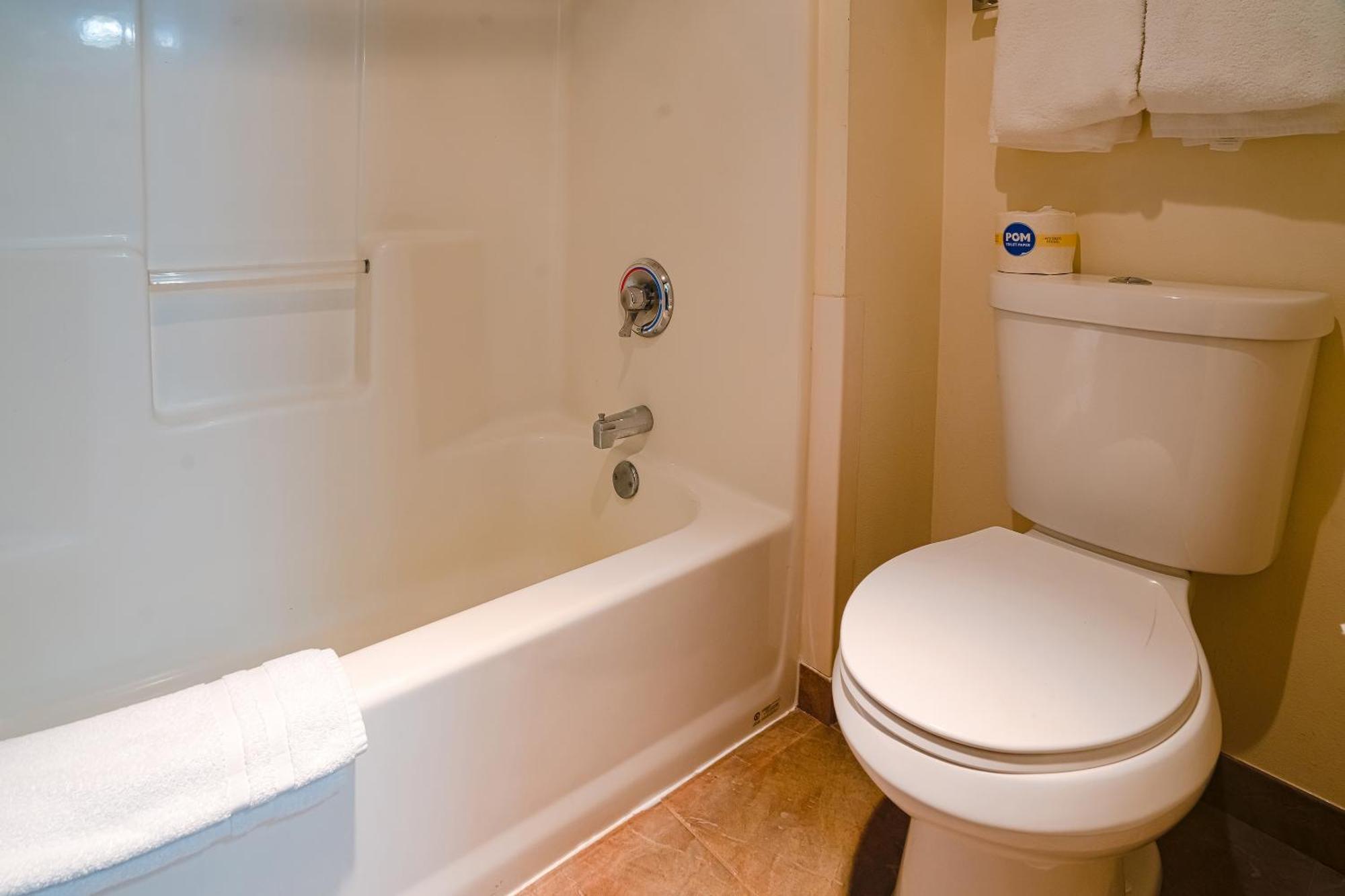 Oyo Hotel Redwood Falls Near Jackpot Casino Bagian luar foto
